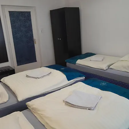 Kek Vandor Vendeghaz 招待所