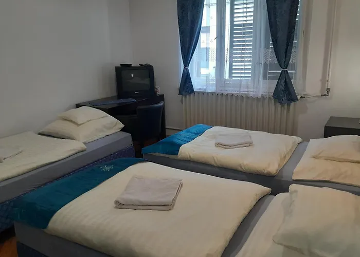 Kek Vandor Vendeghaz Redics