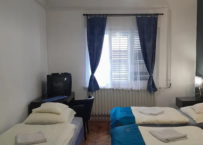 Kek Vandor Vendeghaz Redics